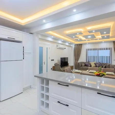 فيلة In Gocek غوجيك