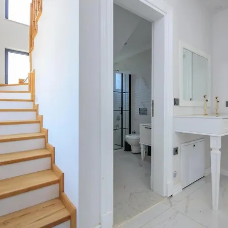 In Gocek * غوجيك